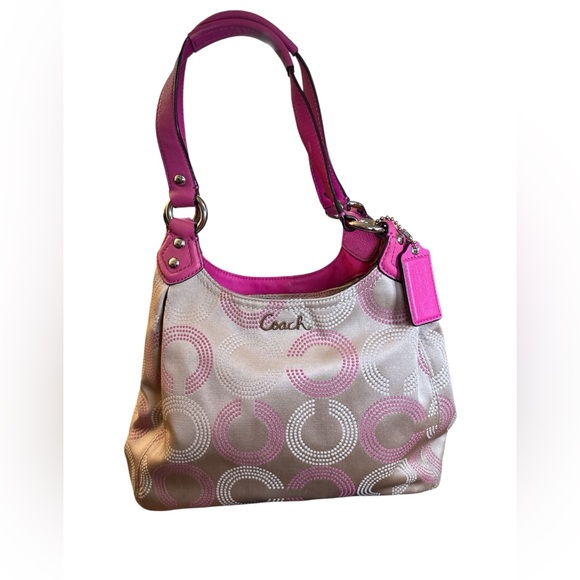 Coach Ashley Op Art Pink Handbag
Polka DotHobo Bag
(L)31.7cmx(H)29.5cmx(W)29.5cm - Picture 1 of 7